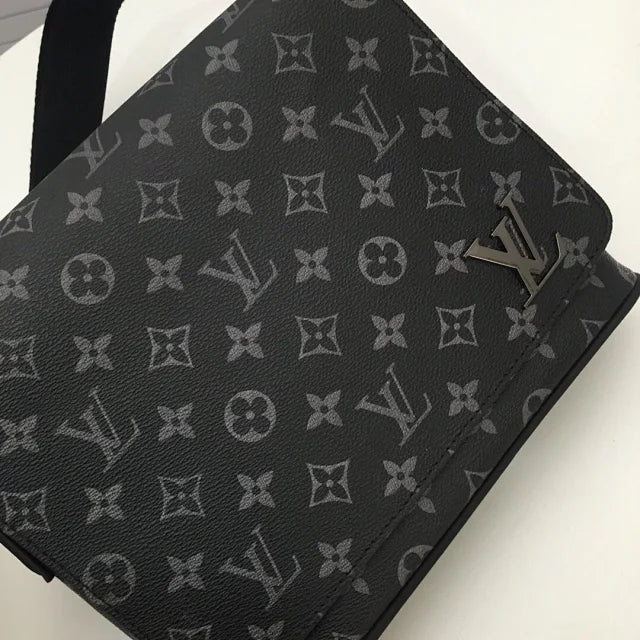 Louis Vuitton Bag Messenger District Monogram Eclipse