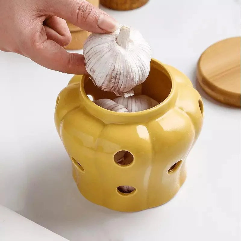Pote de Cerâmica com Tampa de Madeira