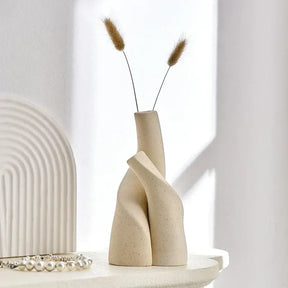 Vaso Decorativo Irregular em Cerâmica Fosca Feito à Mão